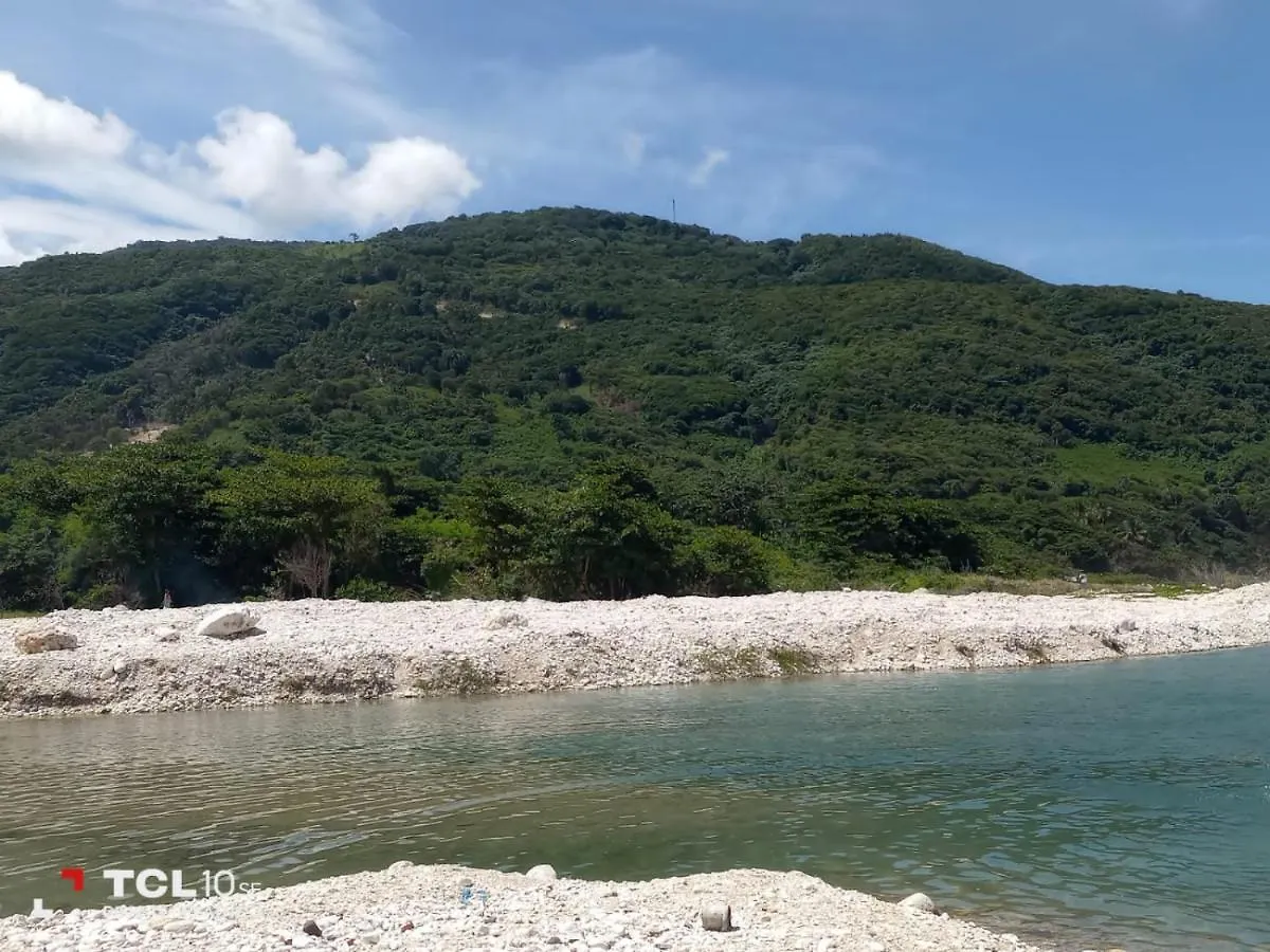Beachfront Apartment, Quiet 4 Beds, 1 Bath, Ac, Wi-Fi, Hot Water, In Paraiso Near Los Patos Appartement