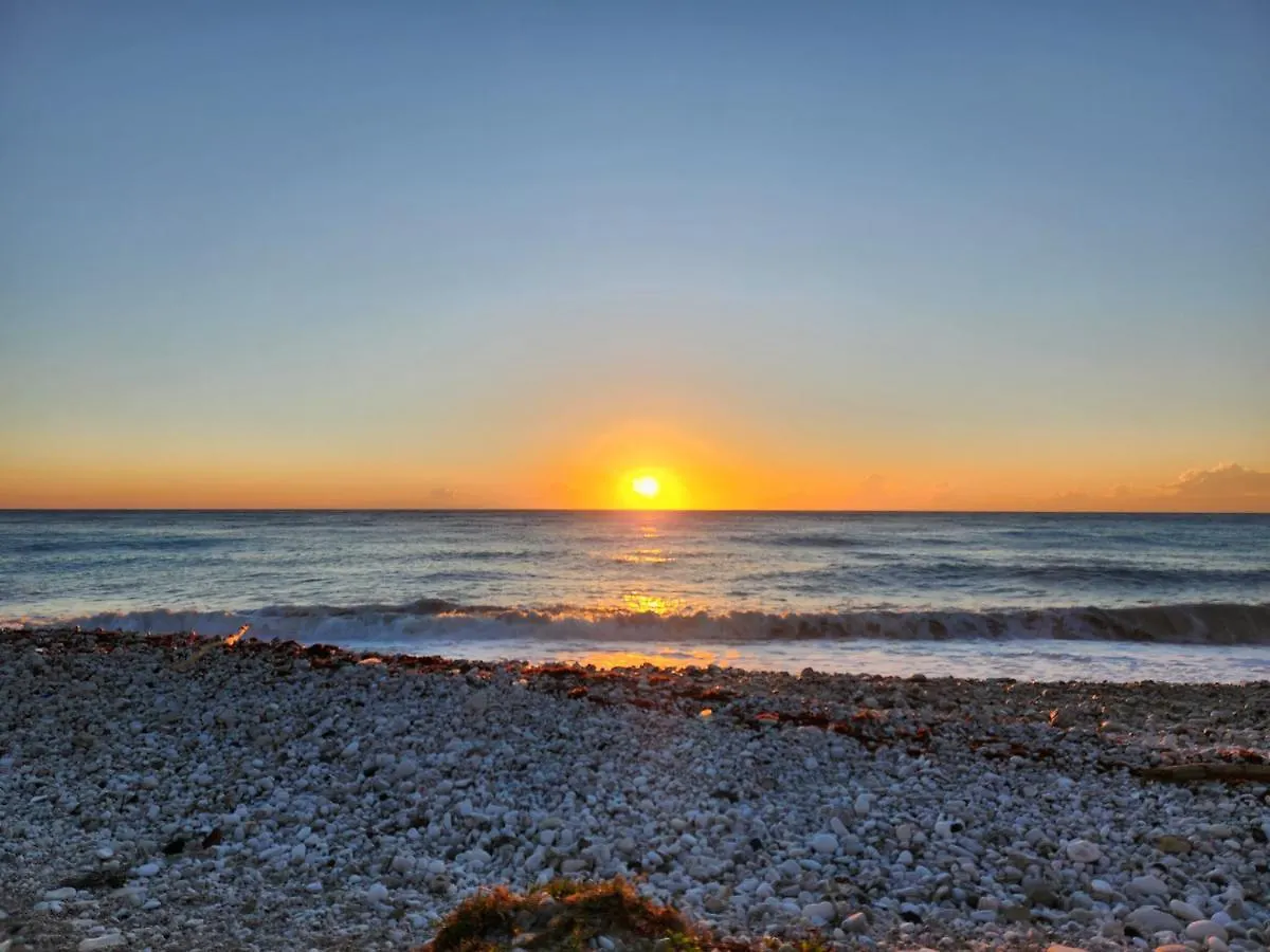 Appartement Beachfront Apartment, Quiet 4 Beds, 1 Bath, Ac, Wi-Fi, Hot Water, In Paraiso Near Los Patos
