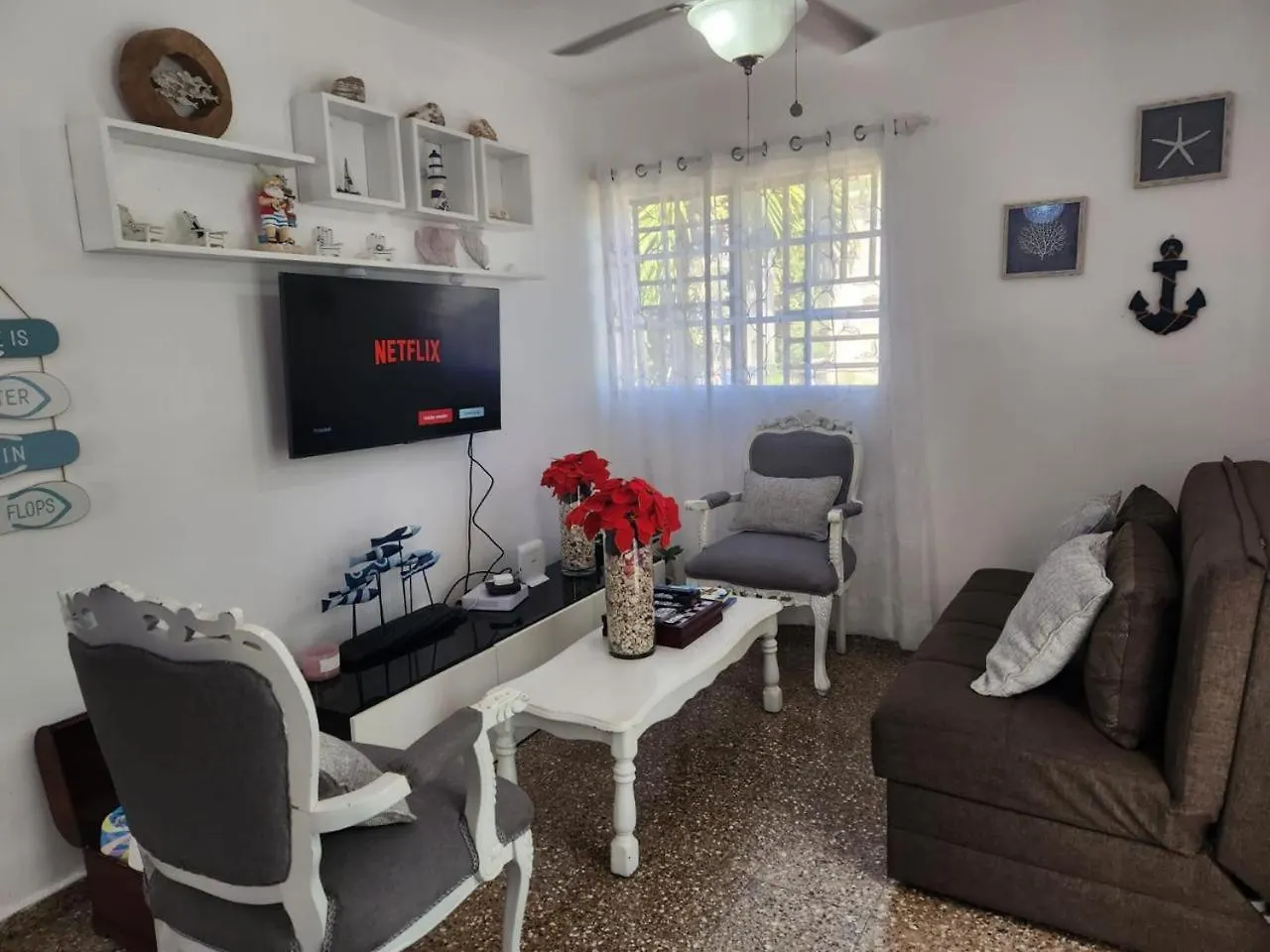 Appartement Beachfront Apartment, Quiet 4 Beds, 1 Bath, Ac, Wi-Fi, Hot Water, In Paraiso Near Los Patos Dominicaanse Republiek