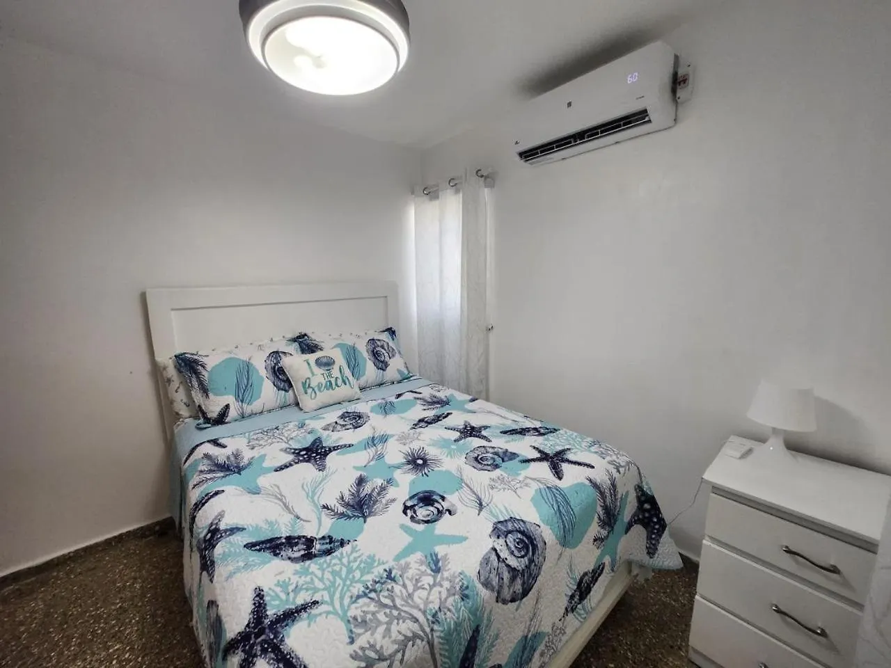 Beachfront Apartment, Quiet 4 Beds, 1 Bath, Ac, Wi-Fi, Hot Water, In Paraiso Near Los Patos Dominicaanse Republiek