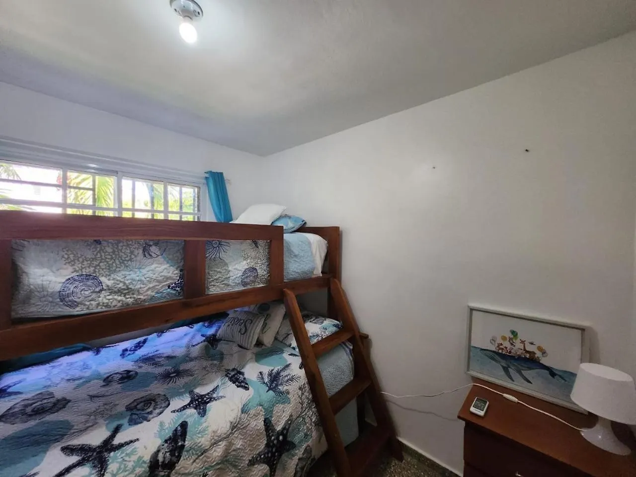 Beachfront Apartment, Quiet 4 Beds, 1 Bath, Ac, Wi-Fi, Hot Water, In Paraiso Near Los Patos Paraíso