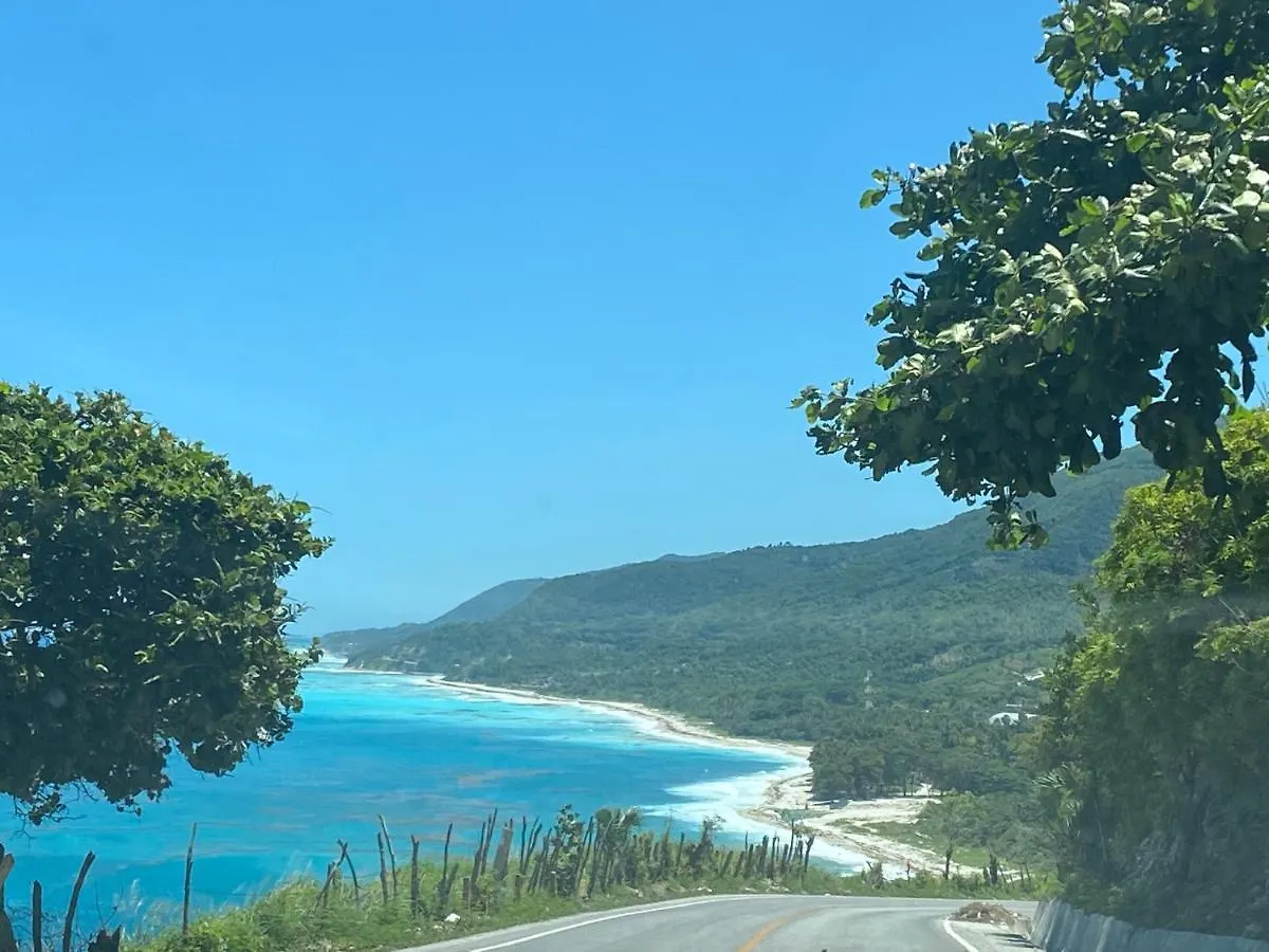 Beachfront Apartment, Quiet 4 Beds, 1 Bath, Ac, Wi-Fi, Hot Water, In Paraiso Near Los Patos 0*, Paraiso (Barahona) Dominican Republic