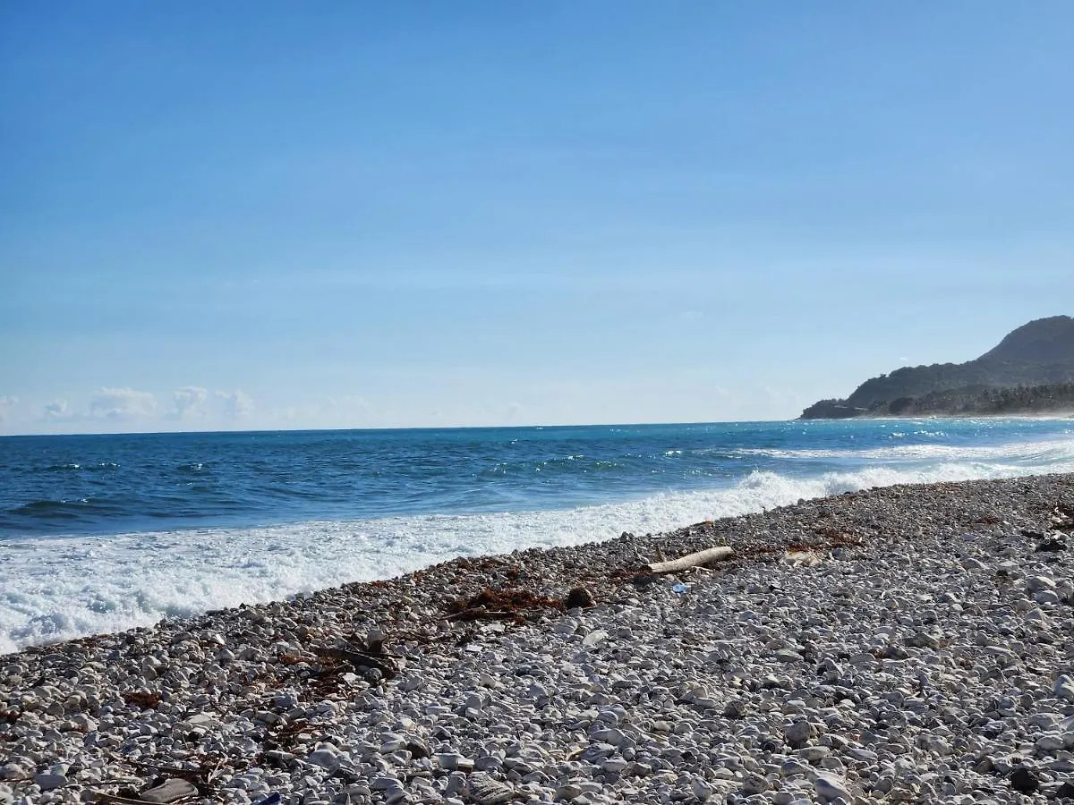 Beachfront Apartment, Quiet 4 Beds, 1 Bath, Ac, Wi-Fi, Hot Water, In Paraiso Near Los Patos Dominican Republic