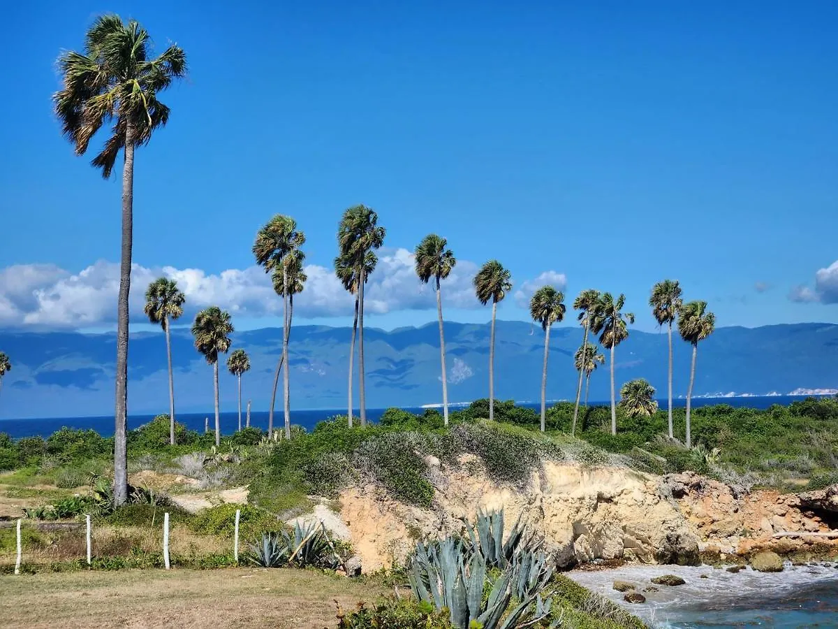 Beachfront Apartment, Quiet 4 Beds, 1 Bath, Ac, Wi-Fi, Hot Water, In Paraiso Near Los Patos 0*, Paraiso (Barahona) Dominican Republic